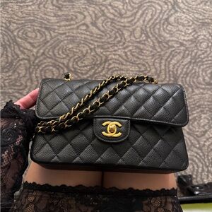 Chanel Black Quilted Shoulder Bag with Gold Chain